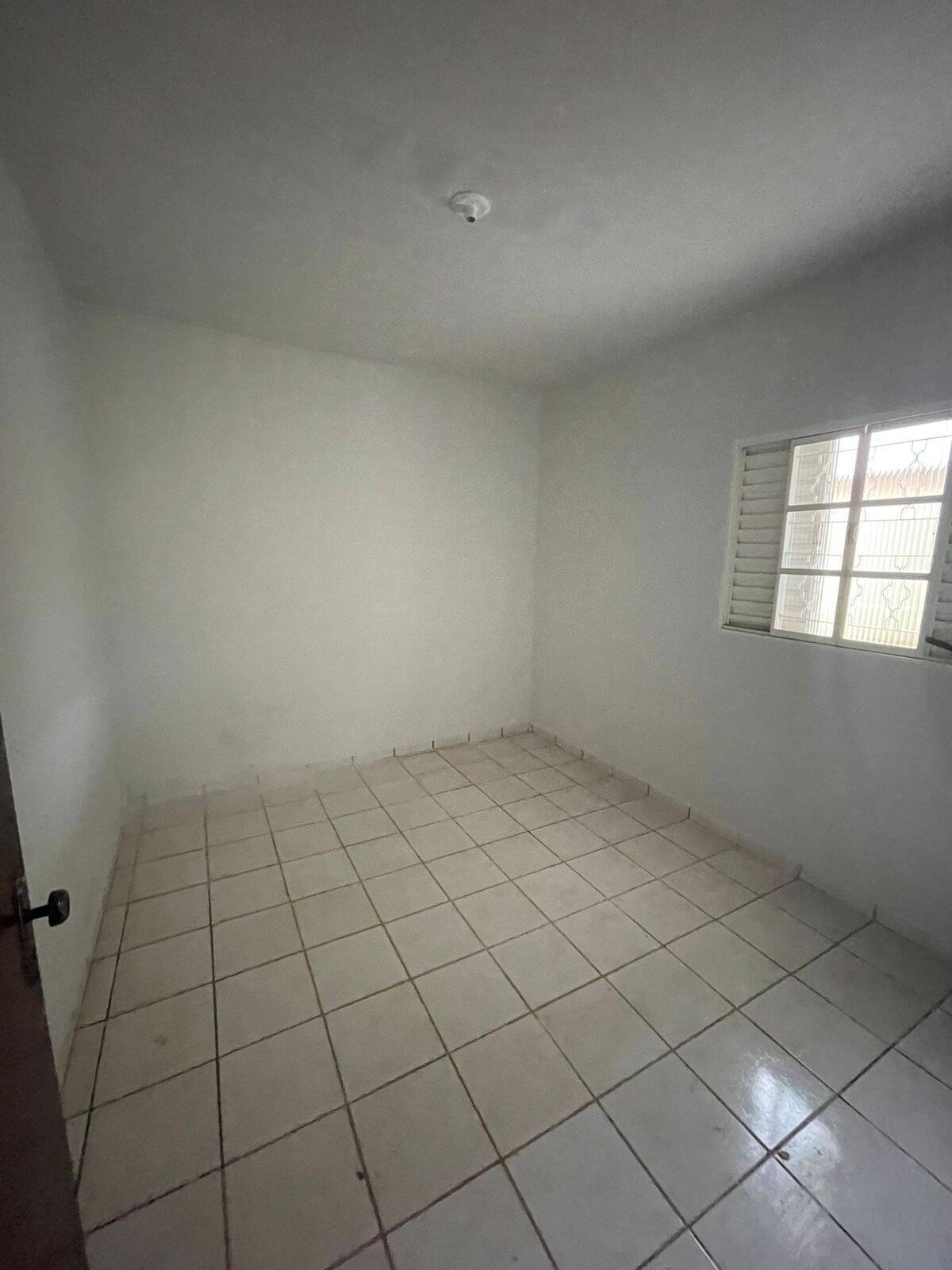 Casa para alugar com 2 quartos, 60m² - Foto 3