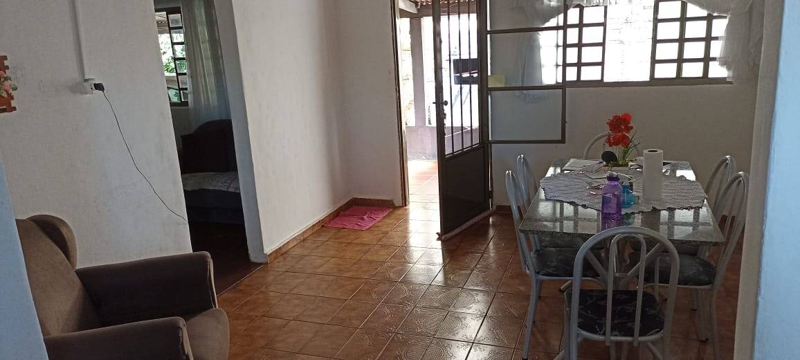 Casa à venda com 4 quartos, 200m² - Foto 4