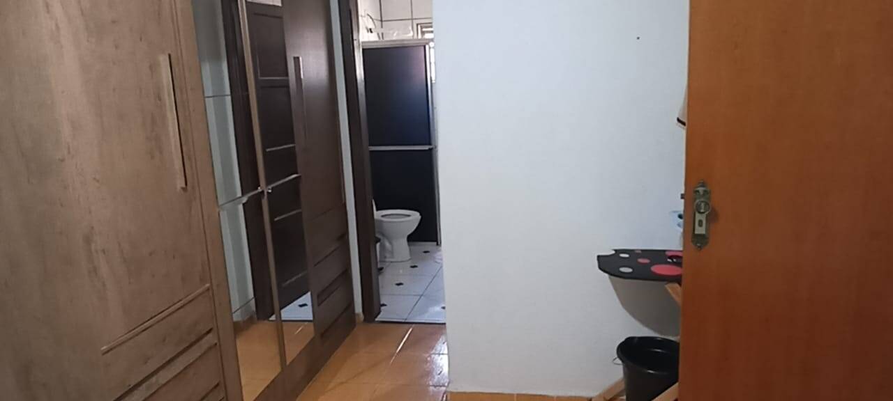 Casa à venda com 4 quartos, 200m² - Foto 12