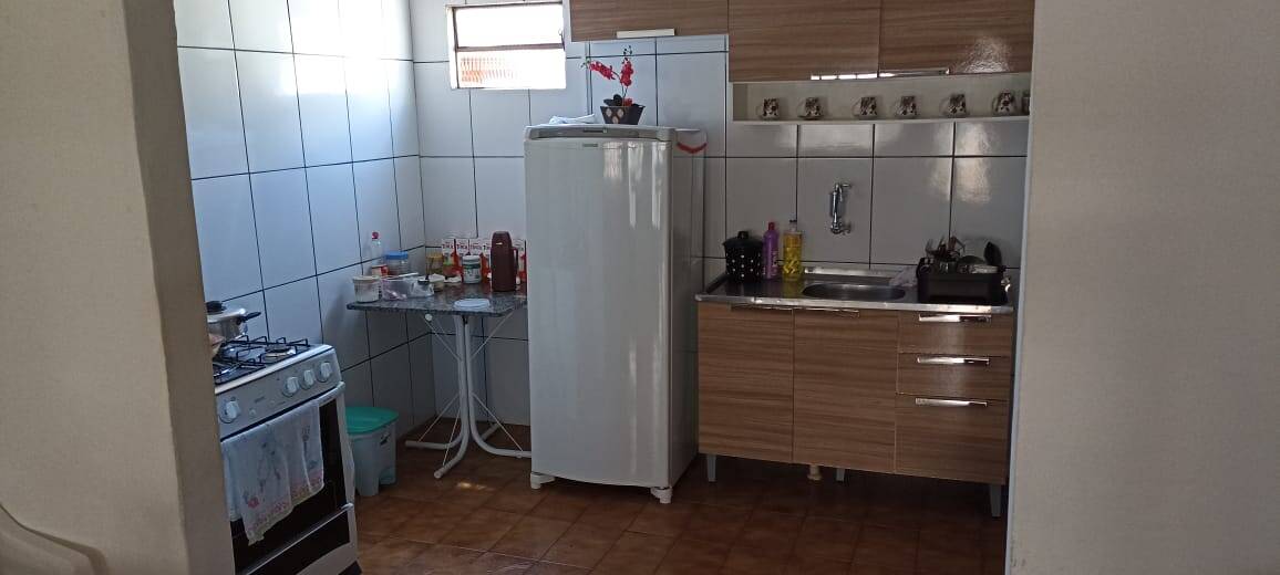 Casa à venda com 4 quartos, 200m² - Foto 7