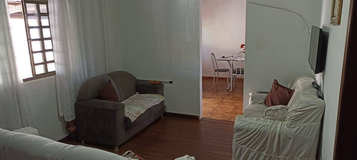 Casa à venda com 4 quartos, 200m² - Foto 11