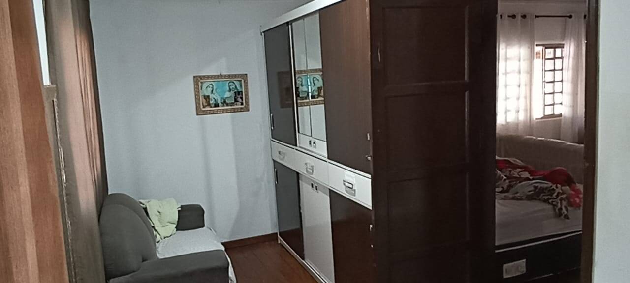 Casa à venda com 4 quartos, 200m² - Foto 10