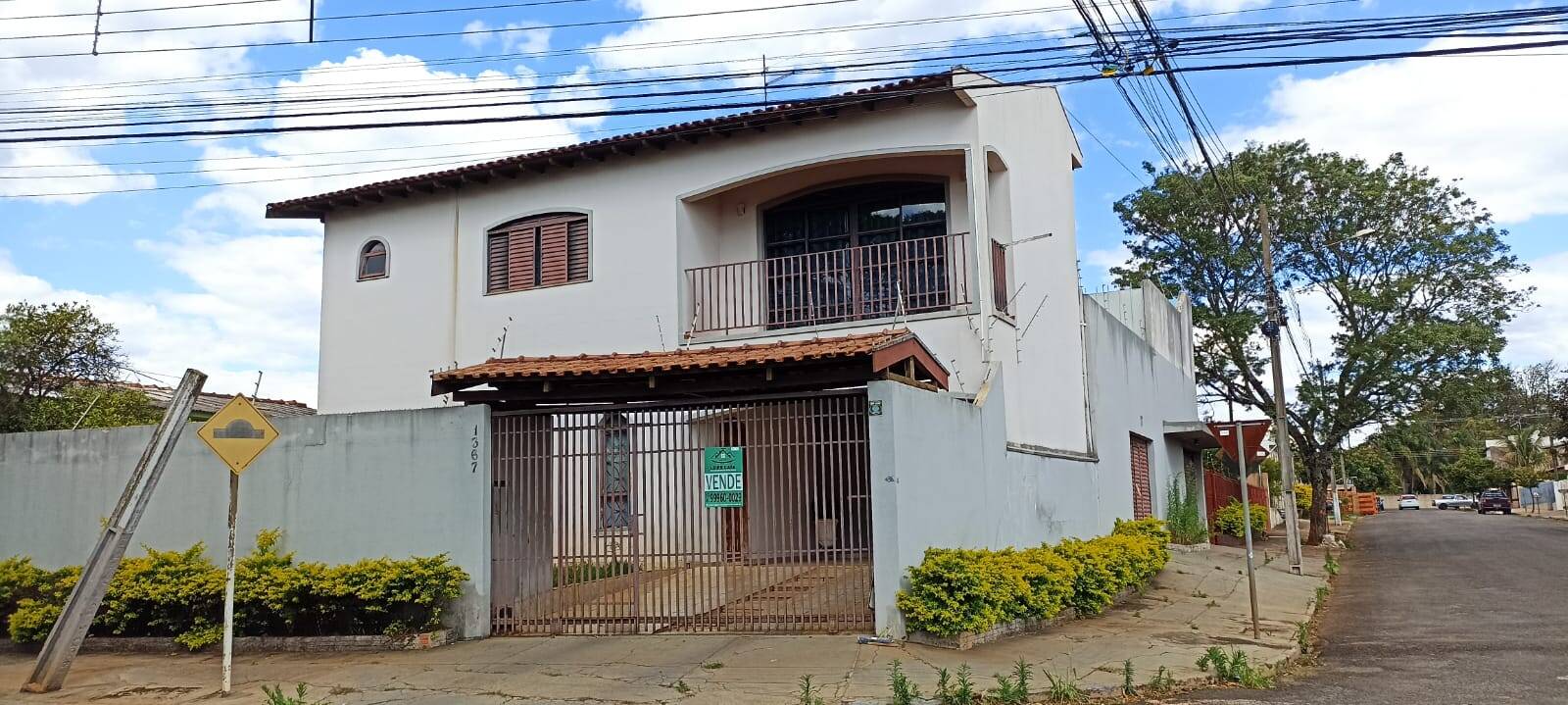 Casa à venda com 2 quartos, 280m² - Foto 1