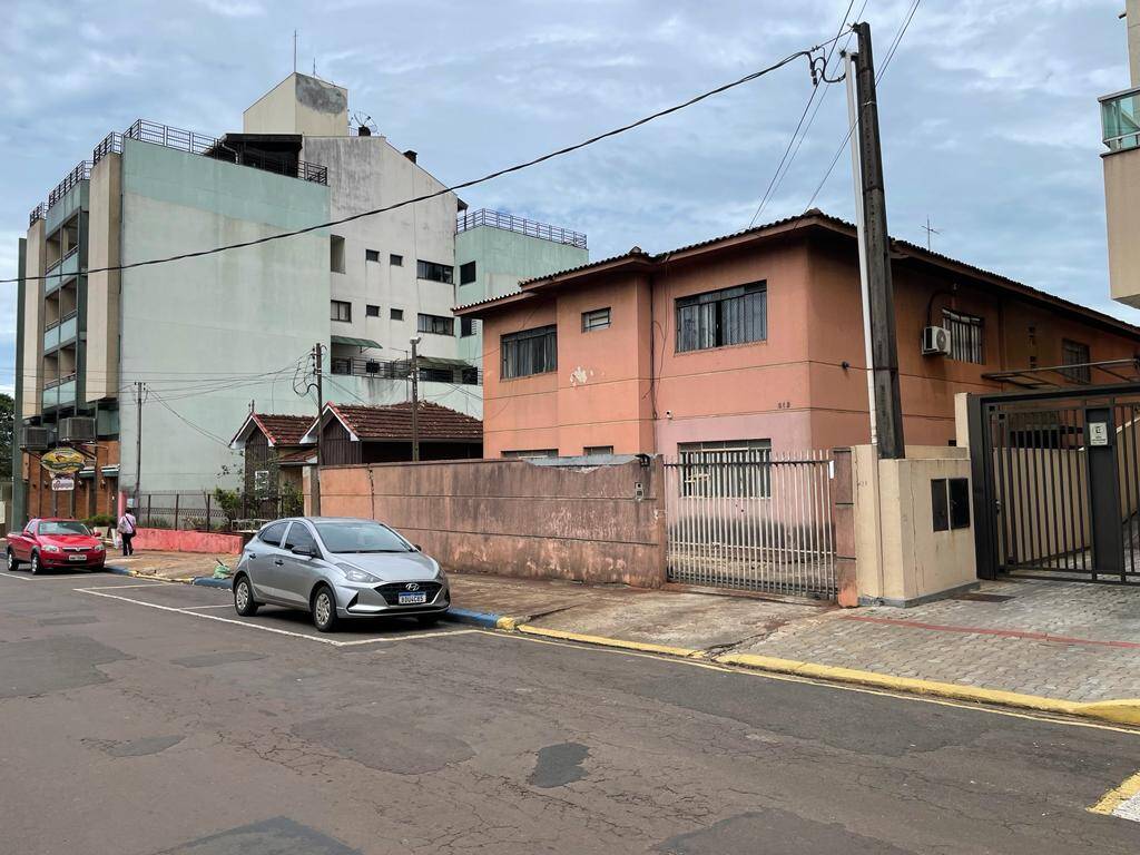 Apartamento à venda com 3 quartos, 115m² - Foto 1