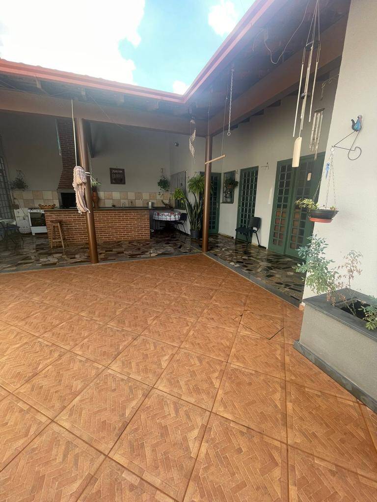 Casa à venda com 3 quartos, 270m² - Foto 3