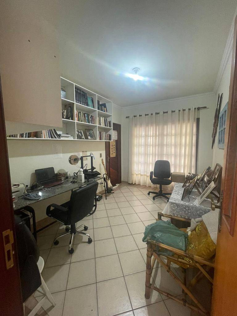 Casa à venda com 3 quartos, 270m² - Foto 18