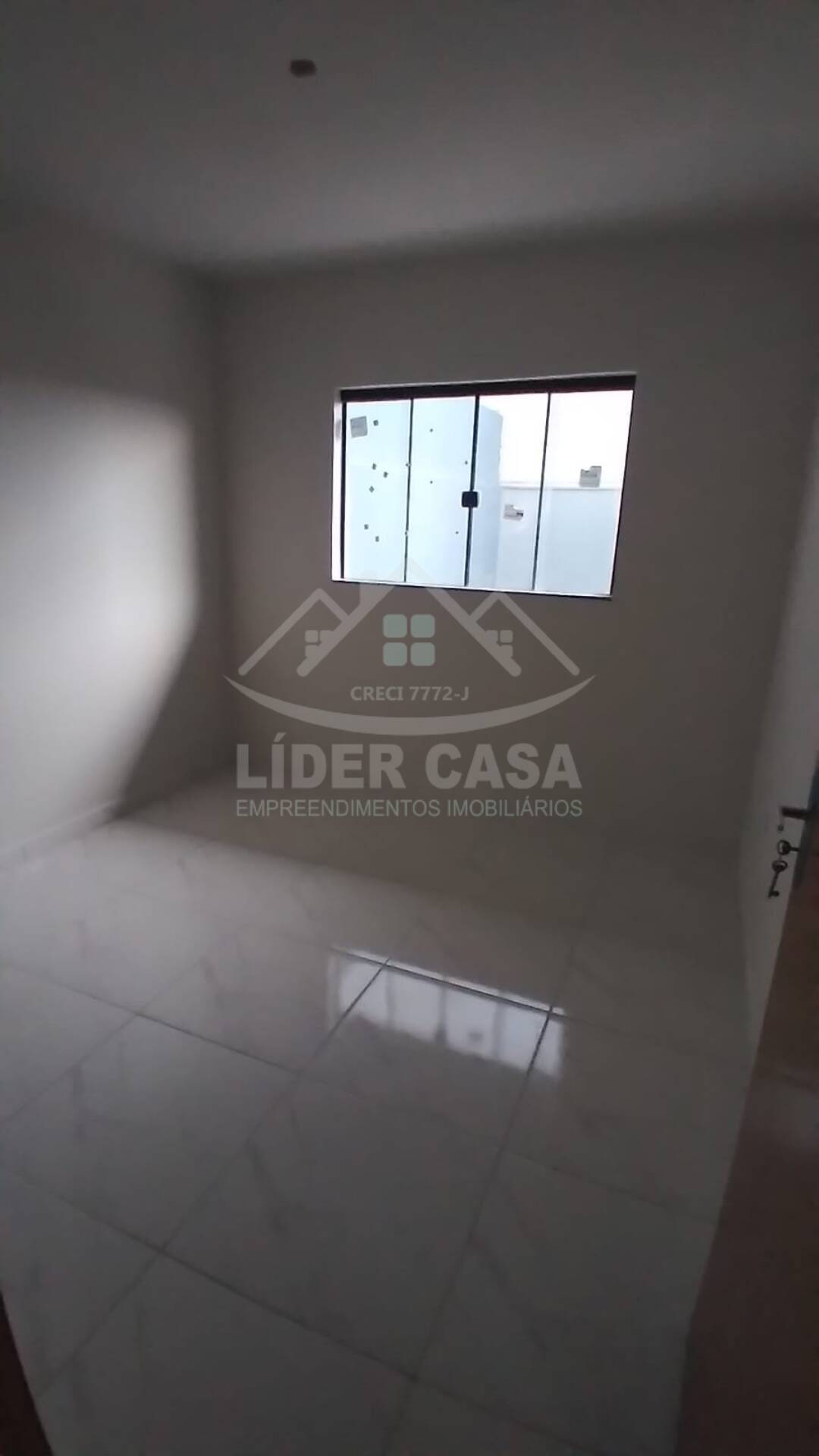 Casa à venda com 2 quartos, 52m² - Foto 11