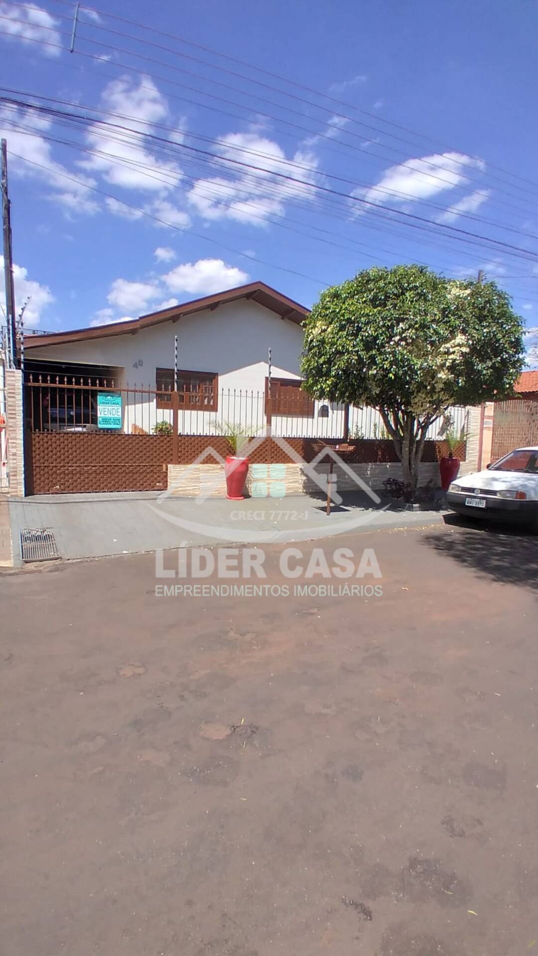 Casa à venda com 3 quartos, 110m² - Foto 1