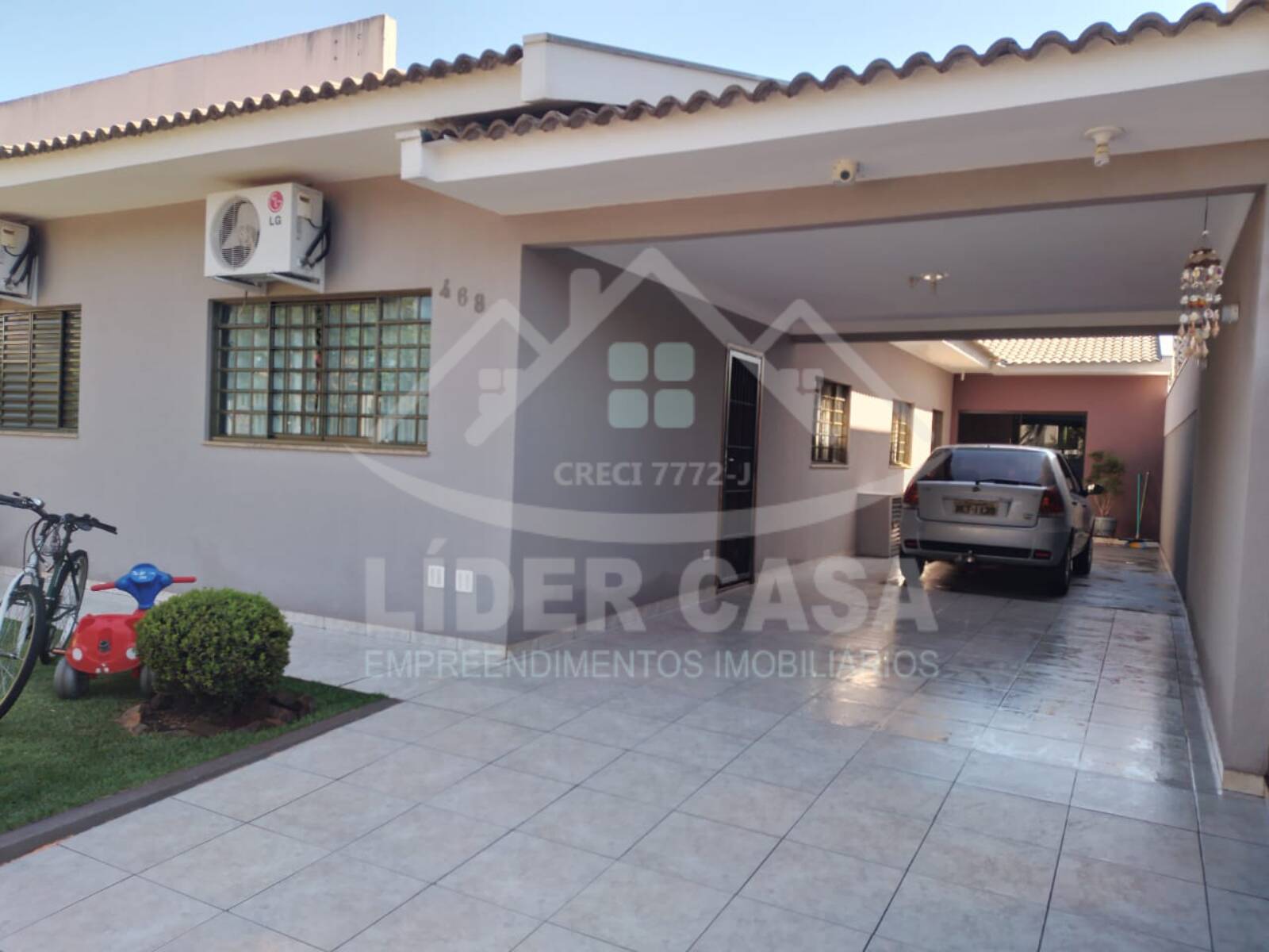 Casa à venda com 3 quartos, 155m² - Foto 1