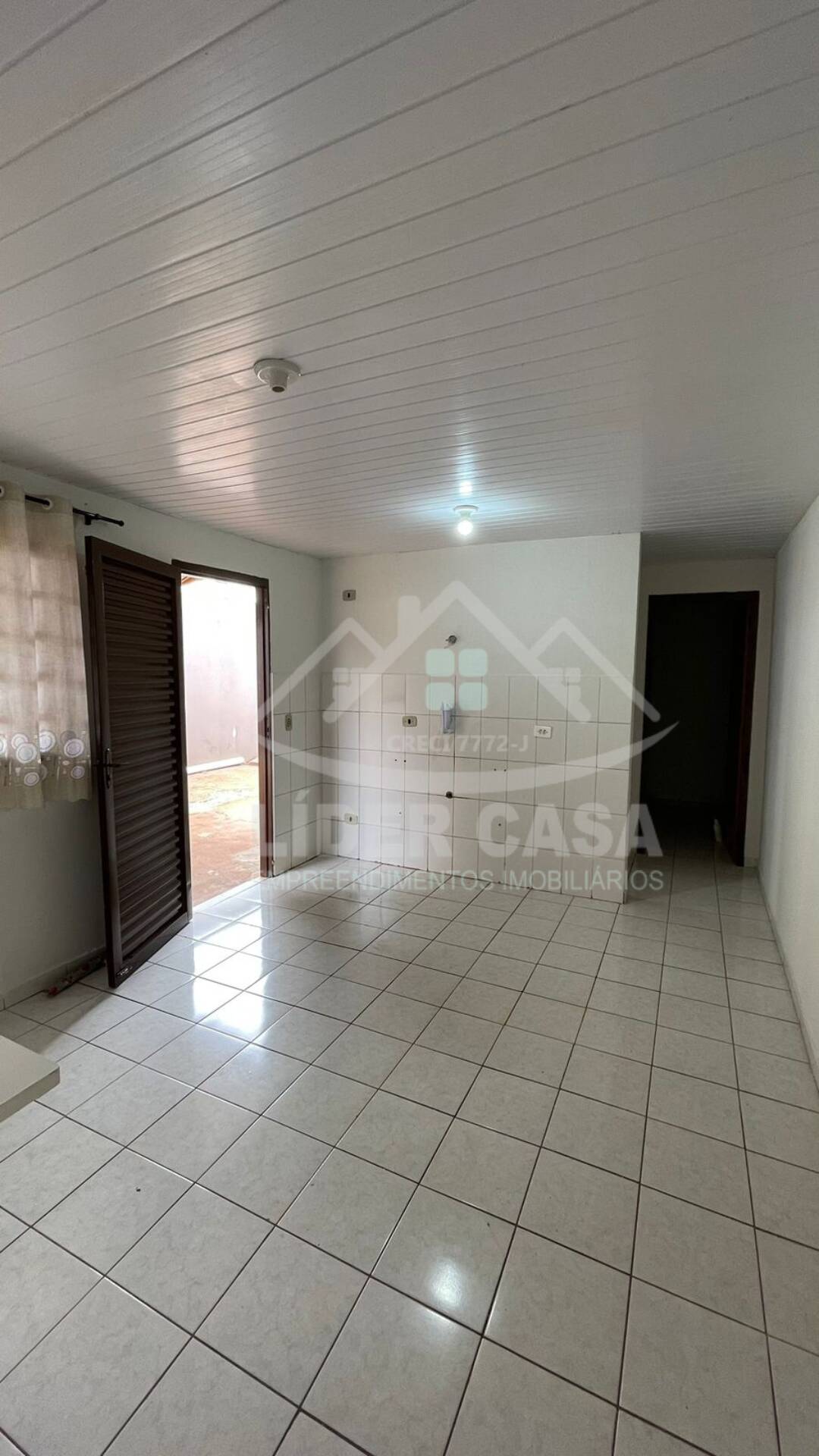 Casa à venda com 2 quartos, 40m² - Foto 8