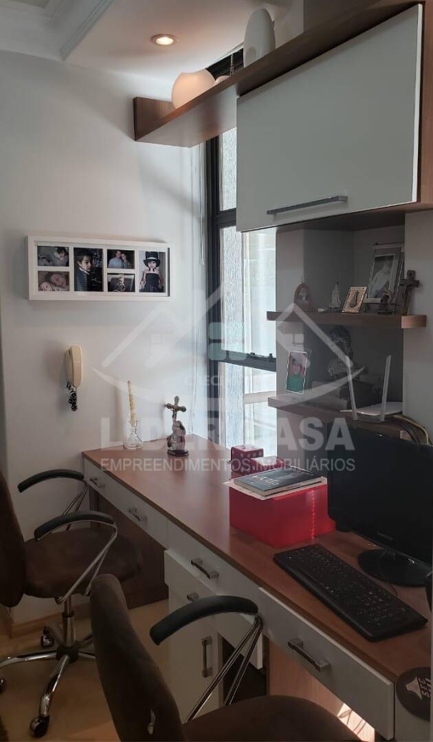 Casa à venda com 3 quartos, 305m² - Foto 10