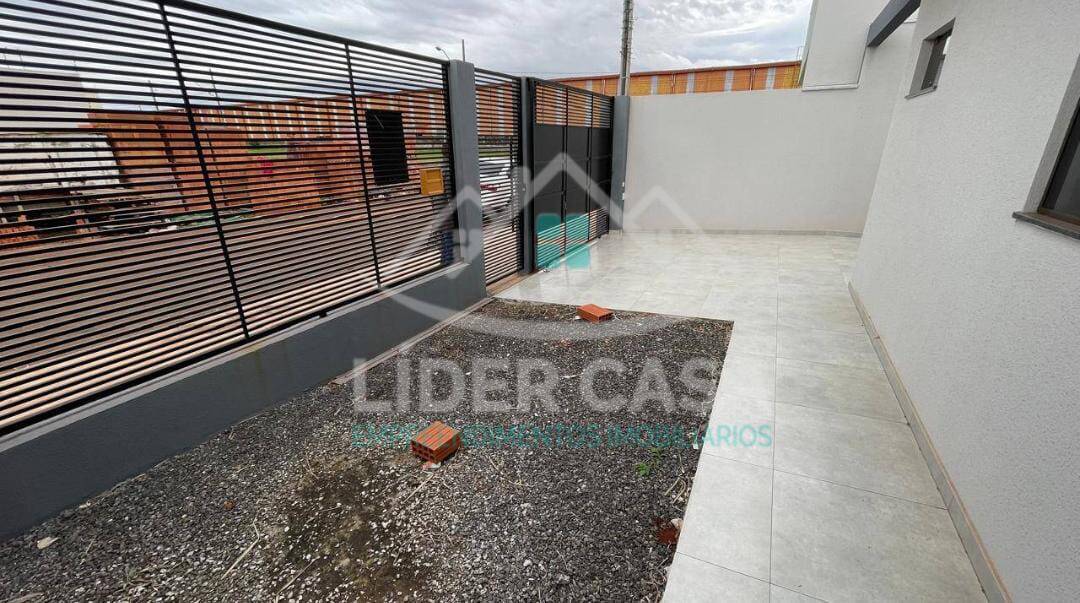 Casa à venda com 3 quartos, 80m² - Foto 3