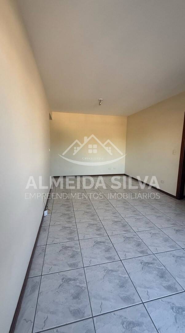 Apartamento para alugar com 3 quartos, 80m² - Foto 4