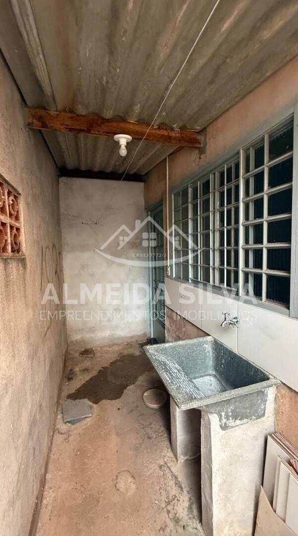 Casa para alugar com 3 quartos, 70m² - Foto 4