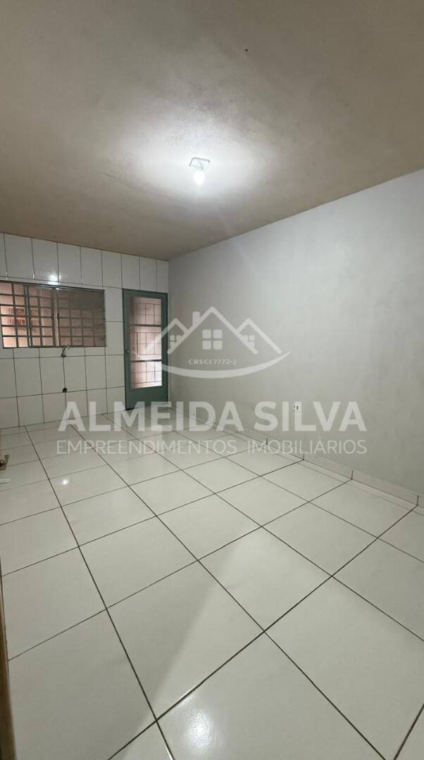 Casa para alugar com 3 quartos, 70m² - Foto 12